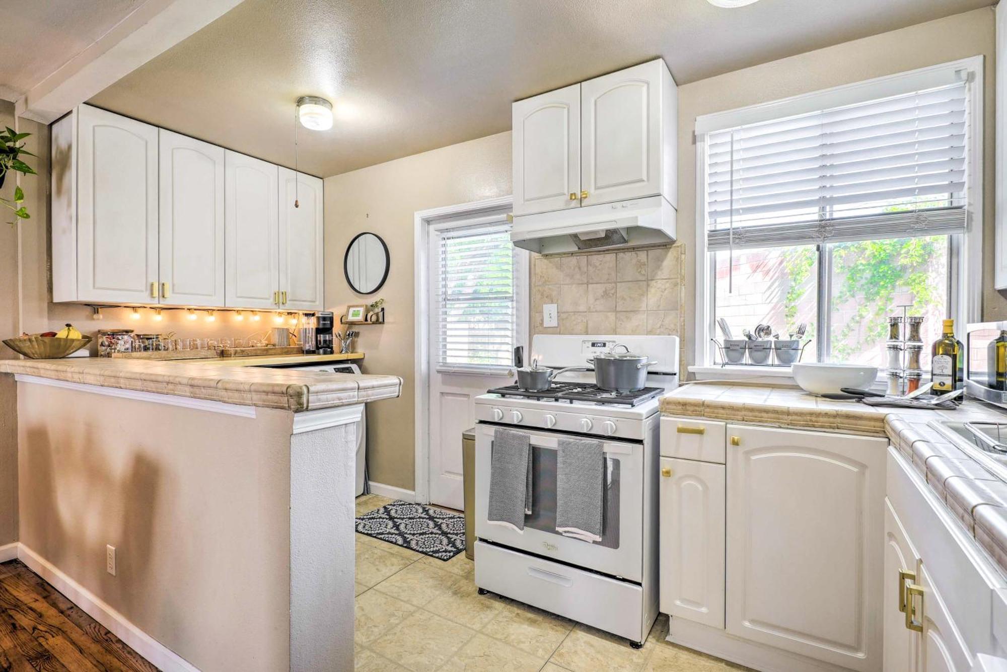 Вилла Stylish And Modern Burbank Gem With Private Yard! Экстерьер фото