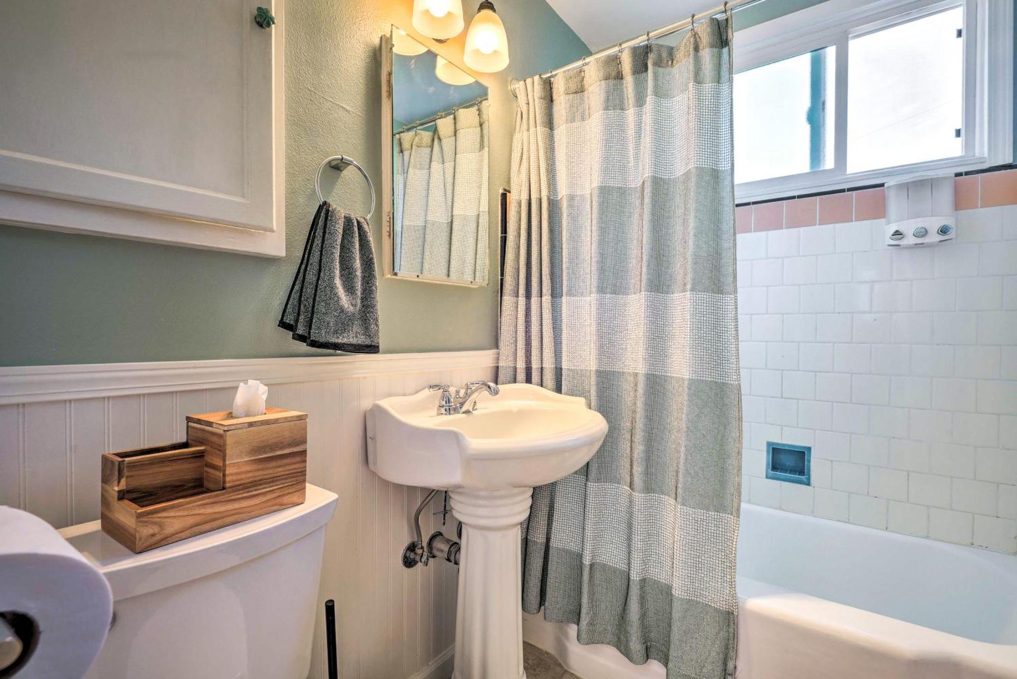 Вилла Stylish And Modern Burbank Gem With Private Yard! Экстерьер фото