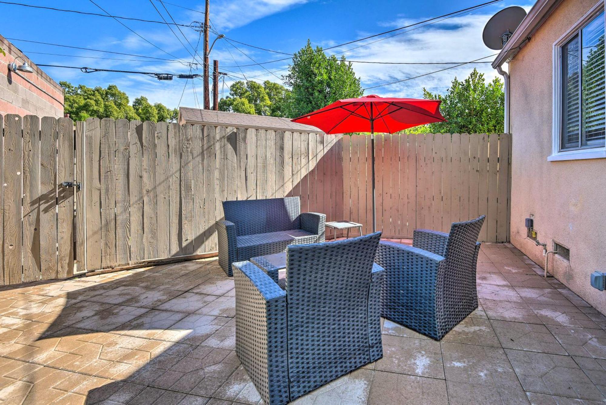 Вилла Stylish And Modern Burbank Gem With Private Yard! Экстерьер фото